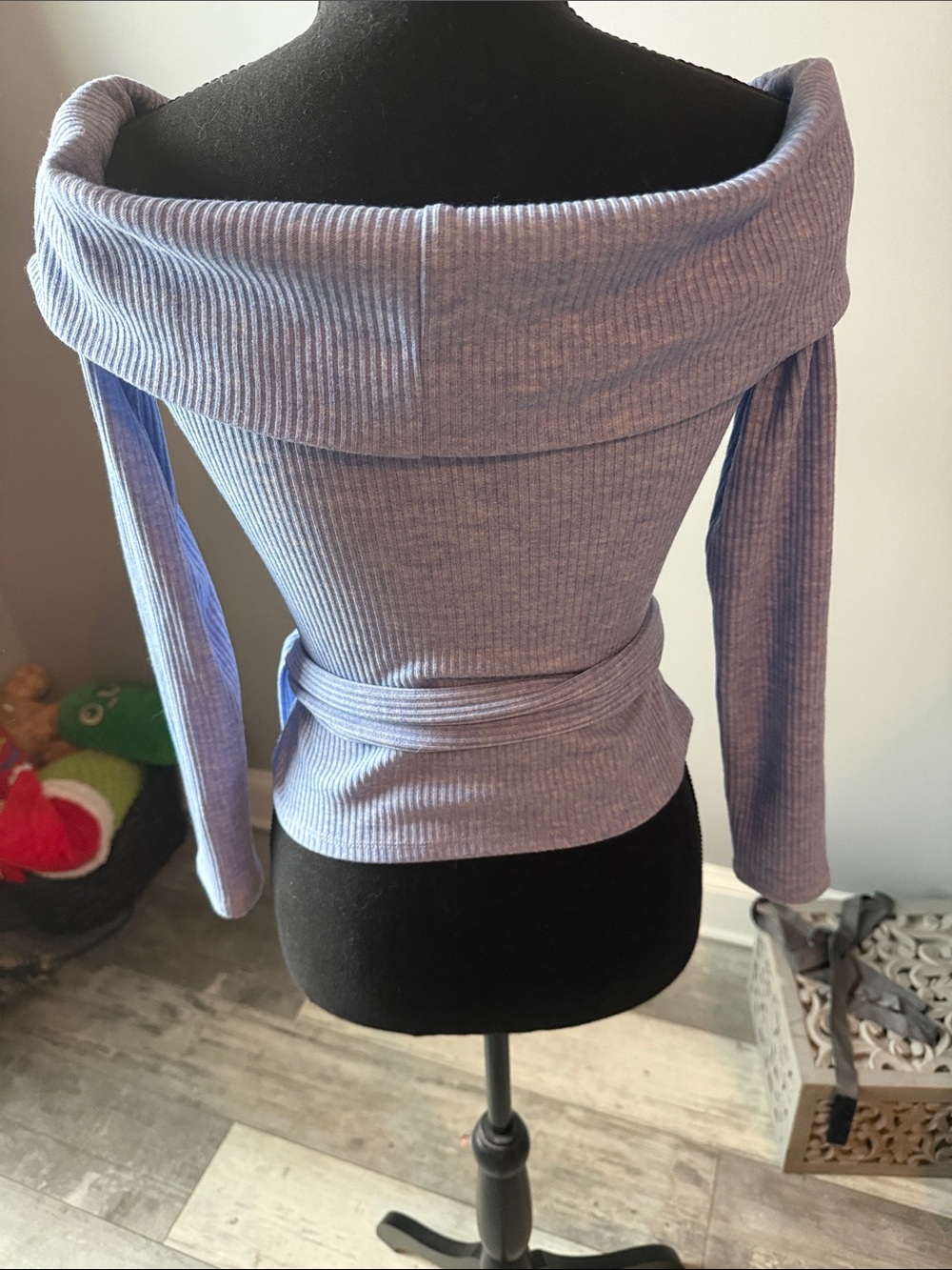 Revolve Off-Shoulder Ribbed Sweater Size S - Picture 2 of 3